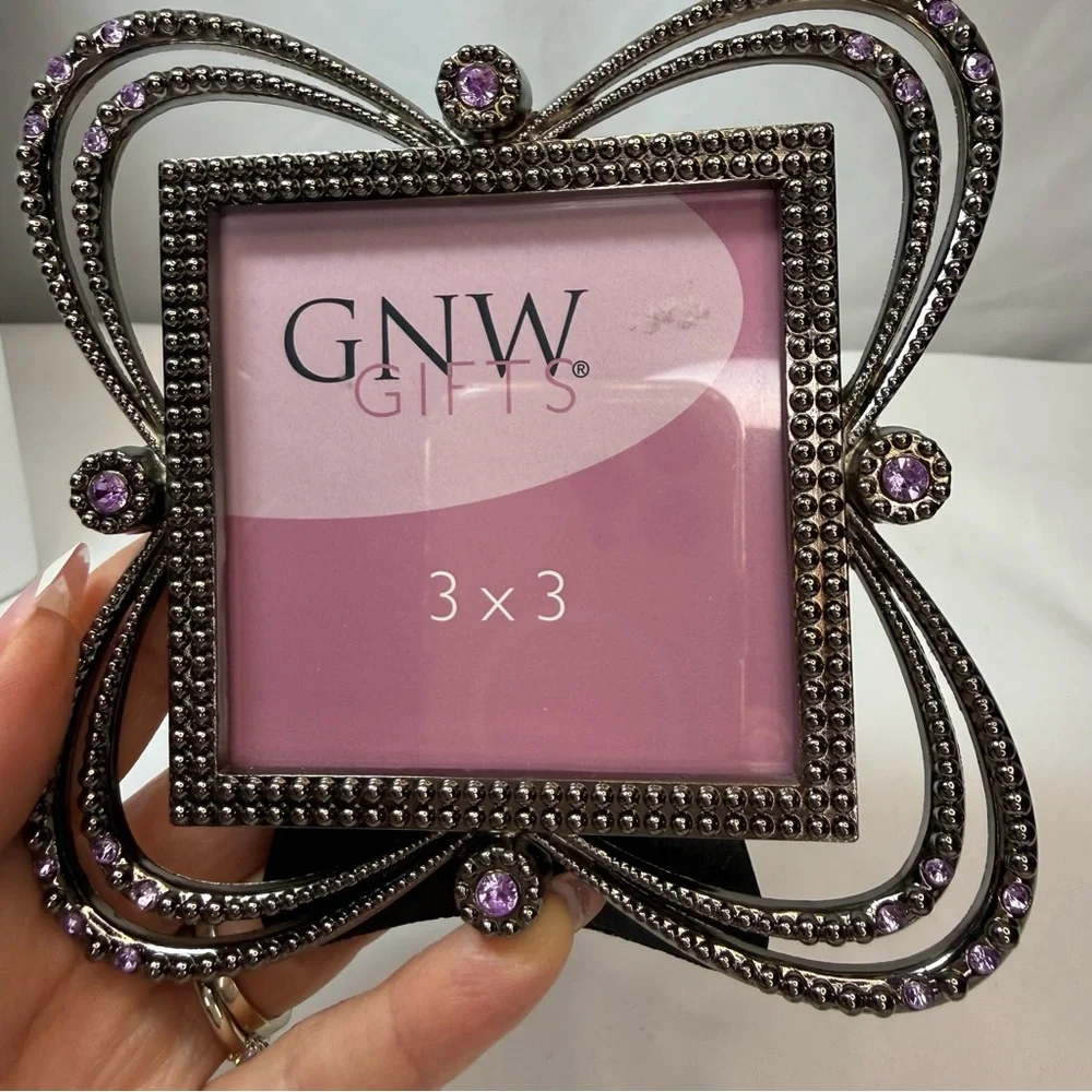 GNW Pink and Silver Decorative Beaded Gunmetal Photo Frame NWOT